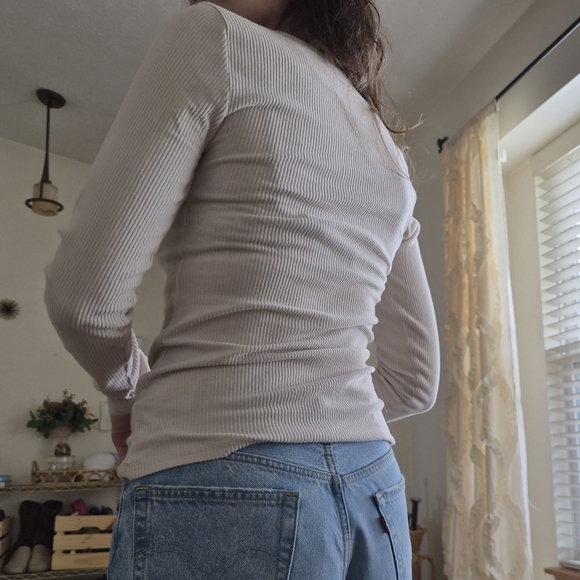 Old Navy Cream Ribbed V-Neck Long Sleeve Plush Tee • Size S Tall - Picture 2 of 6